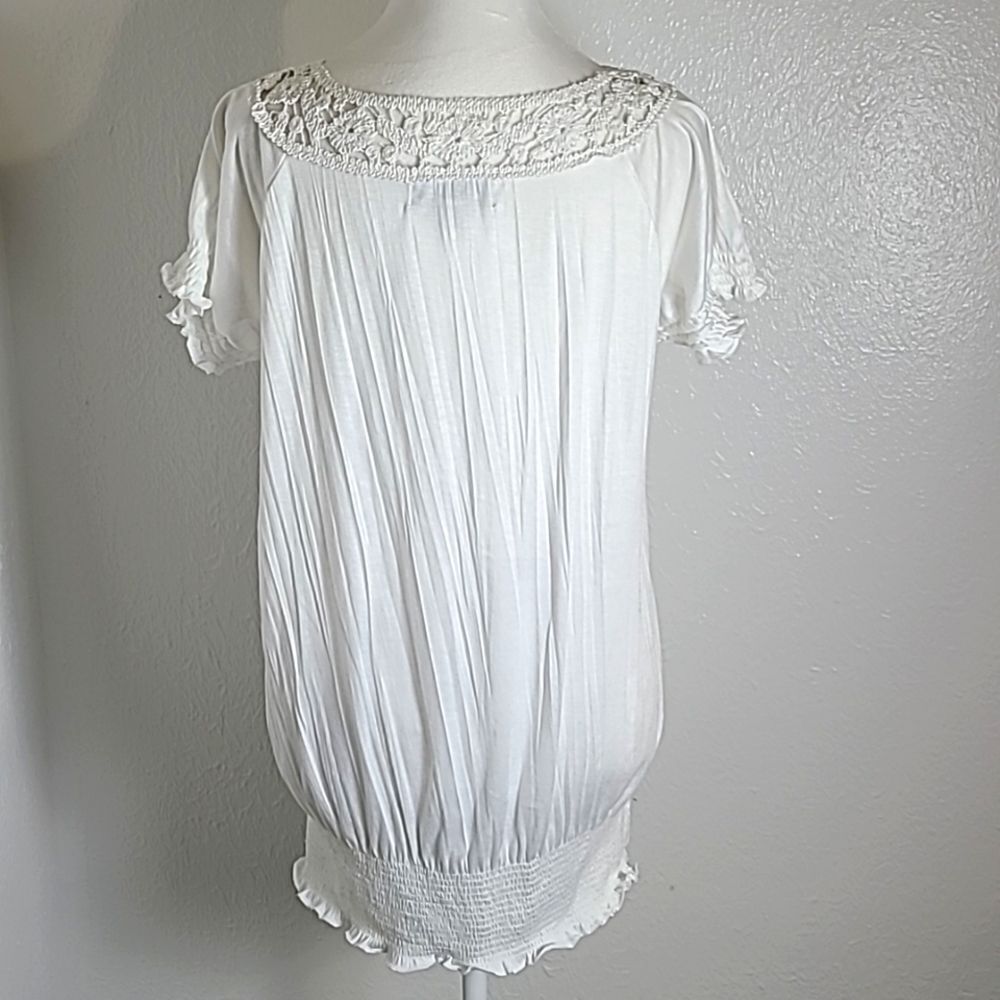 Carolyn Taylor White Tunic Top, Wide Elastic Hem,  Embroidered Neckline, Large - Picture 8 of 10